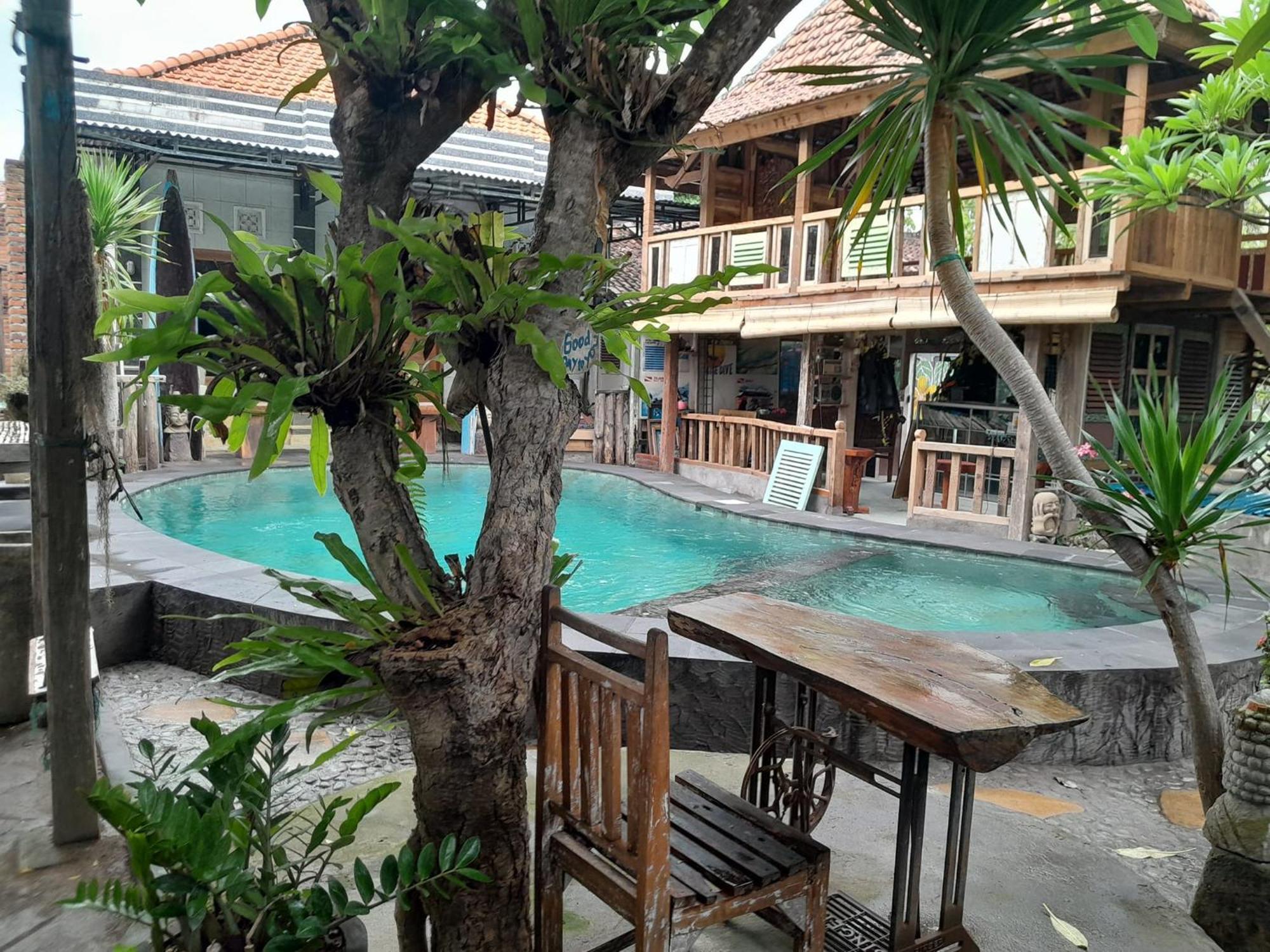 Sunrise Lodge & Lounge Singaraja Екстериор снимка