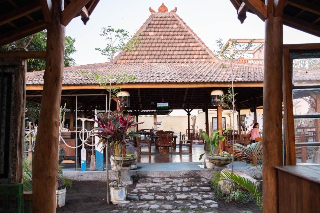 Sunrise Lodge & Lounge Singaraja Екстериор снимка