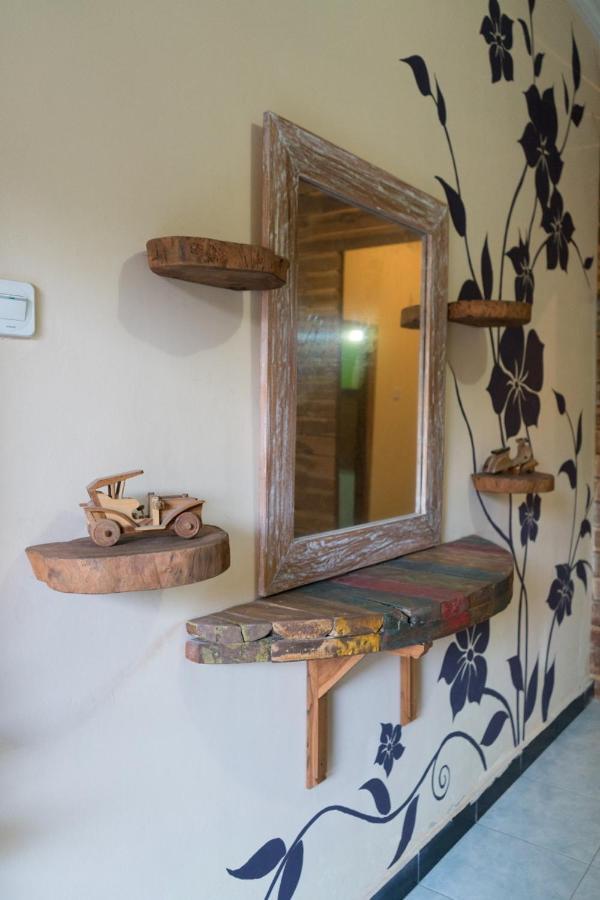 Sunrise Lodge & Lounge Singaraja Екстериор снимка